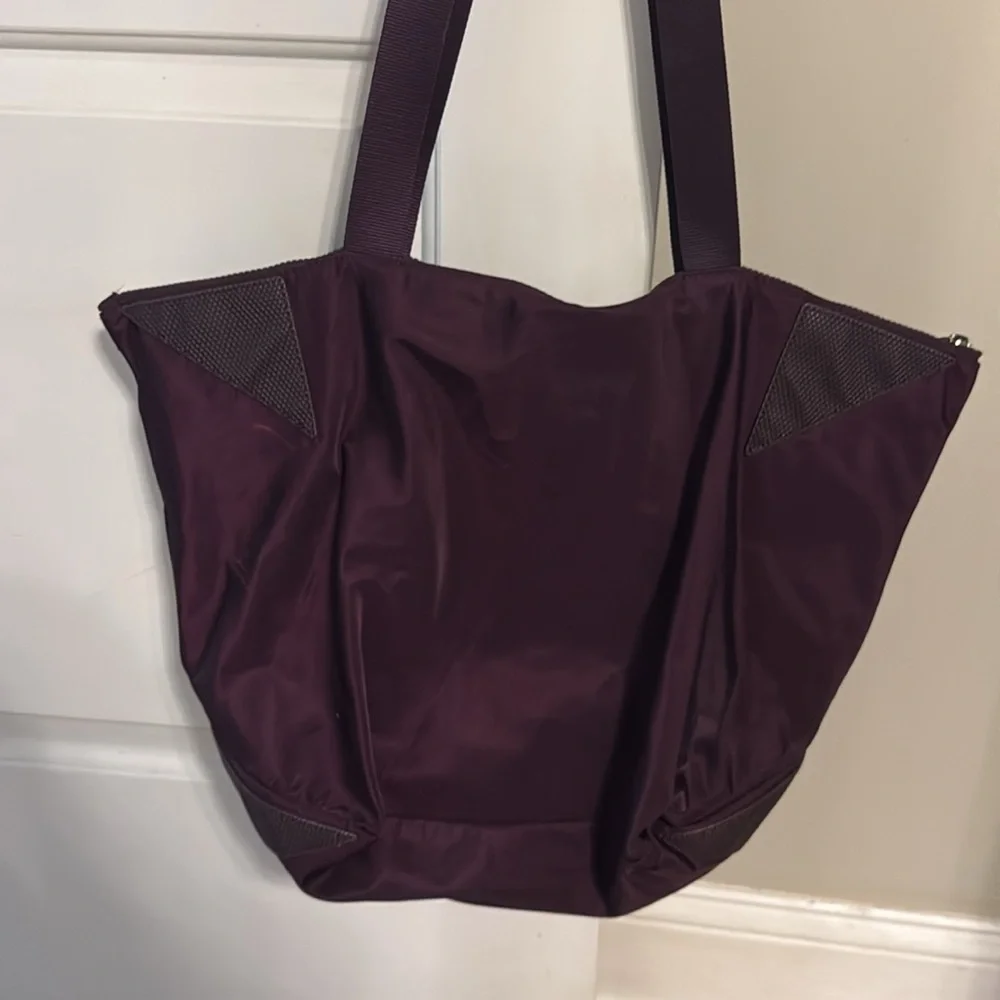 ***SOLD ON MERCARI***Lululemon purple zipper tote bag - Picture 4 of 10